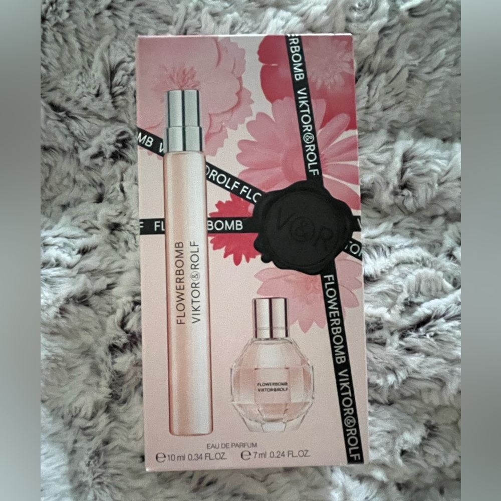 Viktor&Rolf Mini Flowerbomb Eau de Parfum Perfume Set - Picture 2 of 5